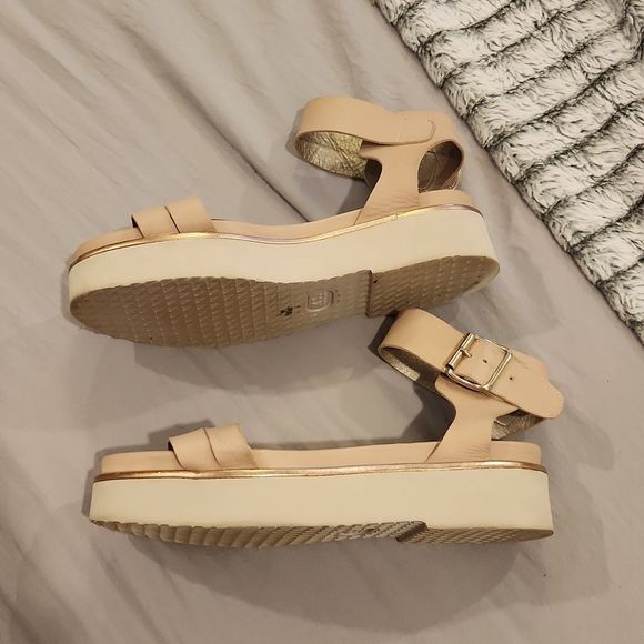 Beautiful buttery soft blush pink leather AGL platform sandals sz 37.5 (US 7.5) - Picture 10 of 13